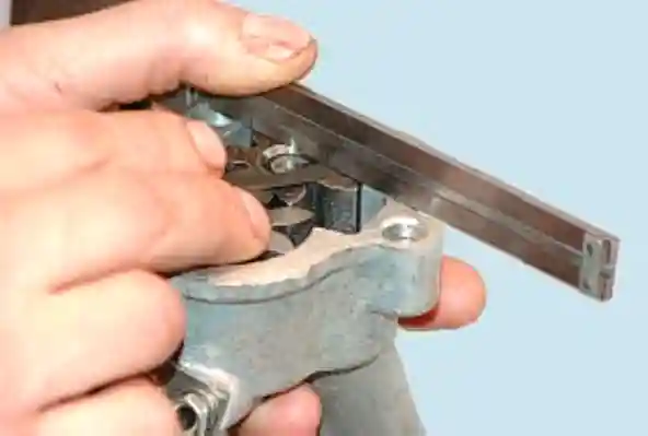 Снятие и разборка масляного насоса ЗМЗ-409