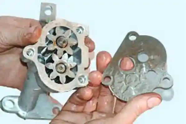 Снятие и разборка масляного насоса ЗМЗ-409