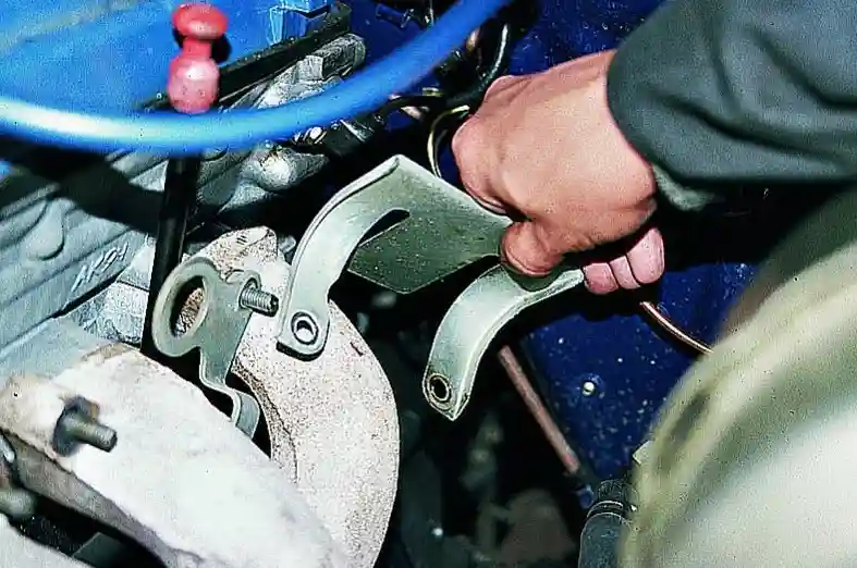 Снятие выпускного коллектора