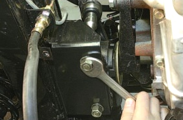 Снятие двигателя ЗМЗ-409 с автомобиля