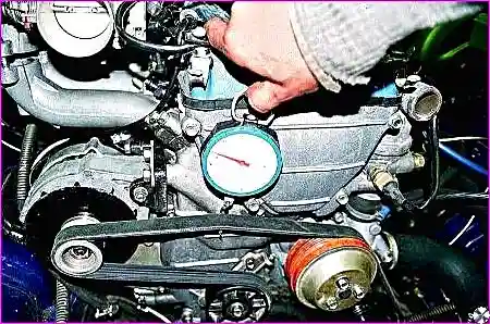 Контроль натяжения ремня пружинными весами