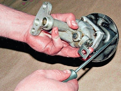 Oil pump disassembly and assembly
