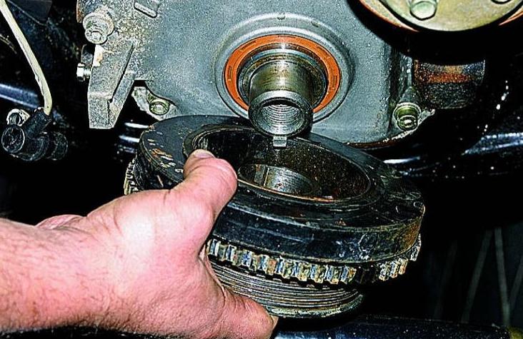 Replacing the crankshaft seals of the ZMZ-406 engine