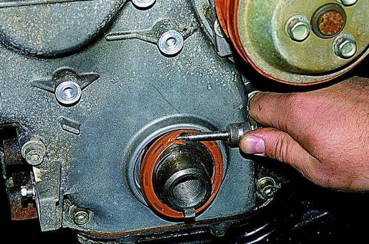Replacing the crankshaft seals of the ZMZ-406 engine