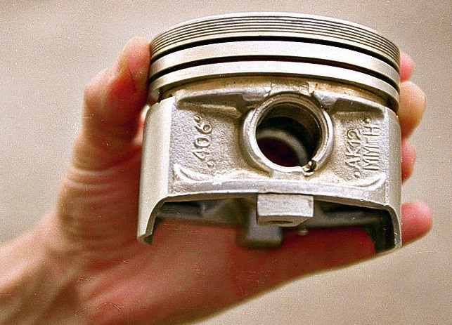 Dimensional groups of pistons and cylinders for the ZMZ-4062 engine