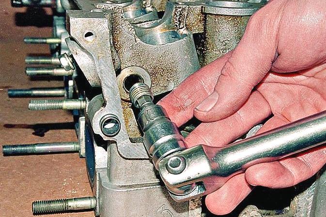 Repair of the cylinder head of the ZMZ-405, ZMZ-406 engines
