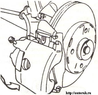 Снятие и установка колодок передних дисковых тормозов VW Passat
