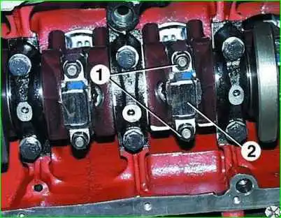 Зняття та встановлення шатунів та поршнів двигуна Зняття та встановлення шатунів та поршнів двигуна