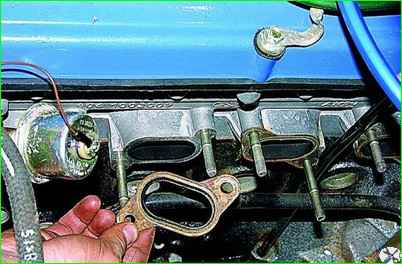 Replacing the exhaust manifold gasket
