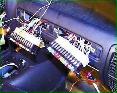 Dashboard GAZ-3110-Entfernung