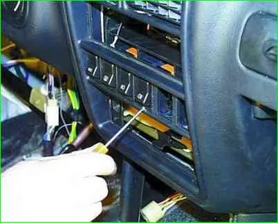 Dashboard GAZ-3110-Entfernung