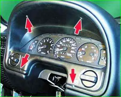 Entfernung der Instrumententafel GAZ-3110