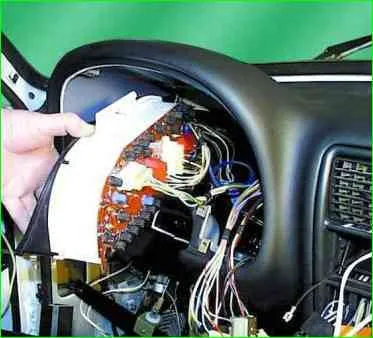 Dashboard GAZ-3110-Entfernung