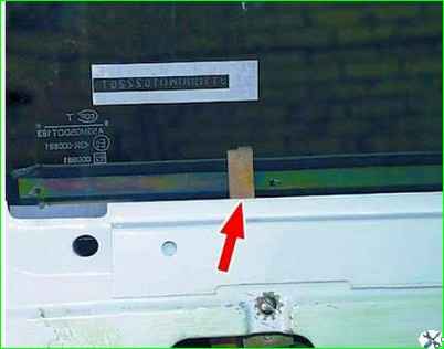 Replacing the door window regulator