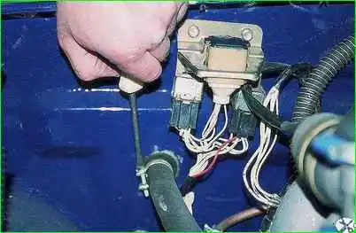 Снятие радиатора отопителя