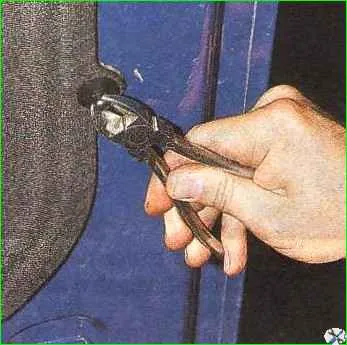 Автокөліктің капотын алу