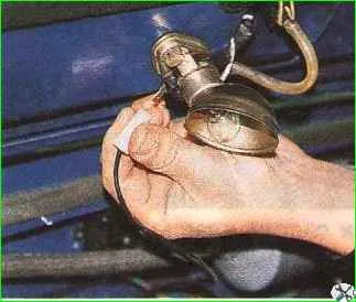 Автокөліктің капотын алу