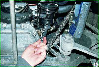 Removing the power steering pump