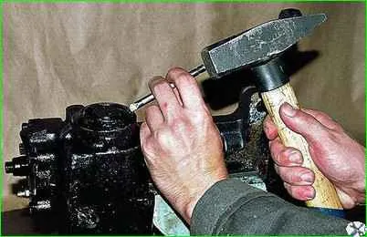 Регулювання кермового механізму