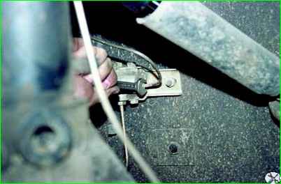 Bremsdruckregler ausbauen