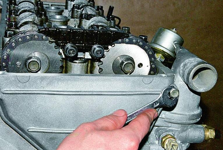 Gaz-3110 timing chain and gear replacement