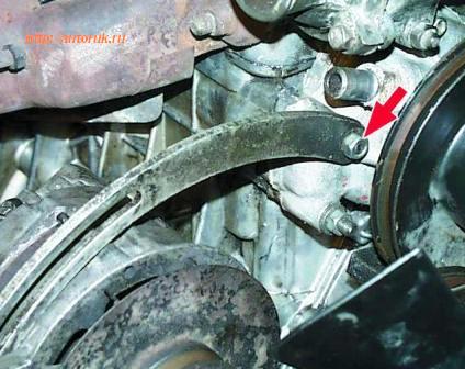 Replacing the alternator belt ZMZ- 402 GAZ-2705