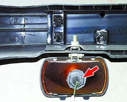 7.5.2 Снятие и установка фар