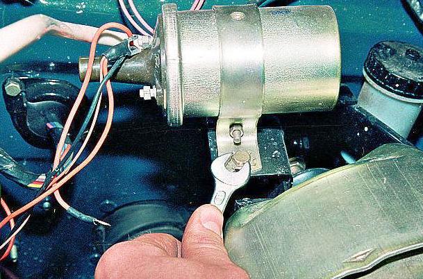 Removing the ignition coil