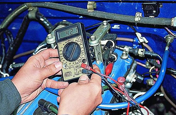 Проверка и замена катушки зажигания на двигателе ЗМЗ-406