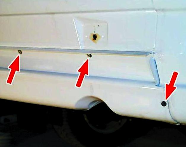 Снятие и установка заднего бампера автомобиля ГАЗ-3110