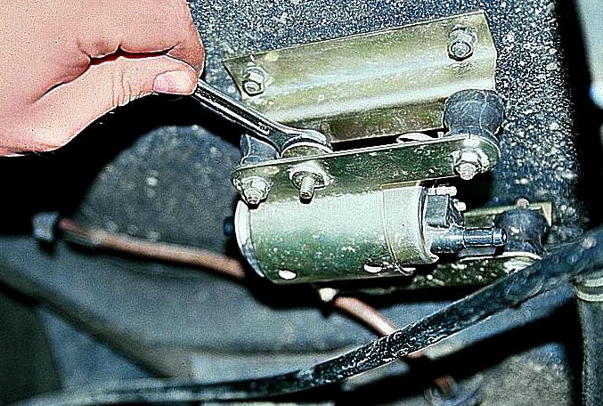 Ersetzen der elektrischen Kraftstoffpumpe eines GAZ-3110-Autos