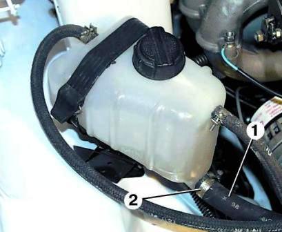 Ersetzen eines Kühlers eines GAZ-3110-Autos