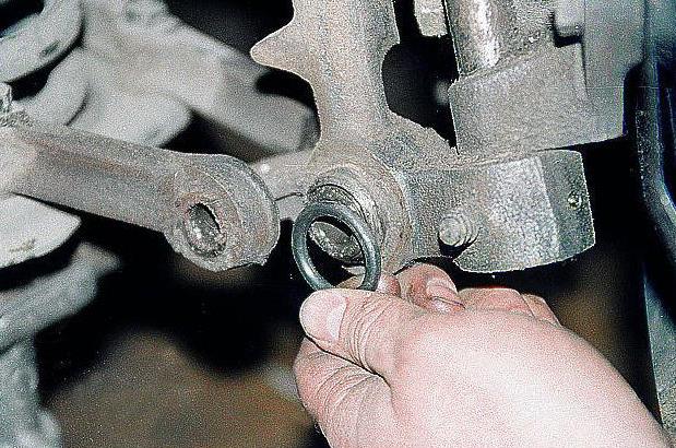 Replacing the rubber bushings of the GAZ-3110 lower control arms