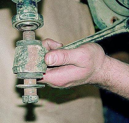 Replacing rubber bushings in body of lower arms GAZ-3110