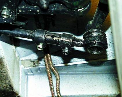 Reparatur des Lenktrapezoids GAZ-3110