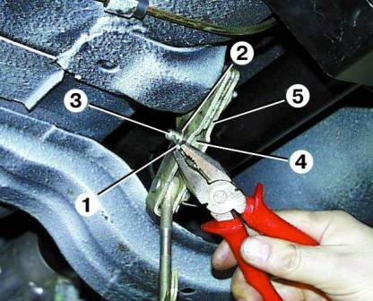 Removing and installing parking brake lever GAZ-3110