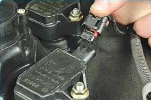Перевірка та зняття котушки запалення двигуна ЗМЗ-40524