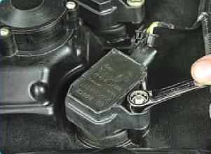 Перевірка та зняття котушки запалення двигуна ЗМЗ-40524