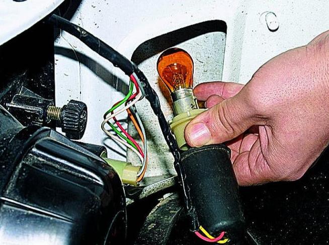 Bulb replacement, front turn signal removal 