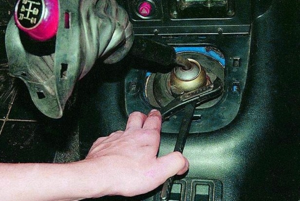 Зняття встановлення КПП ГАЗ -3110