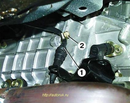 Removing and installing GAZ-3110 gearbox