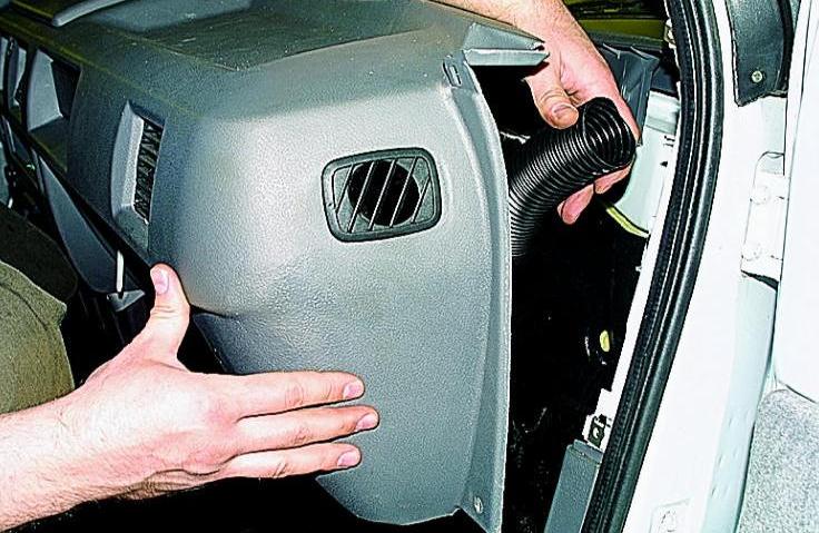 Removing and installing the dashboard of a Gazelle car