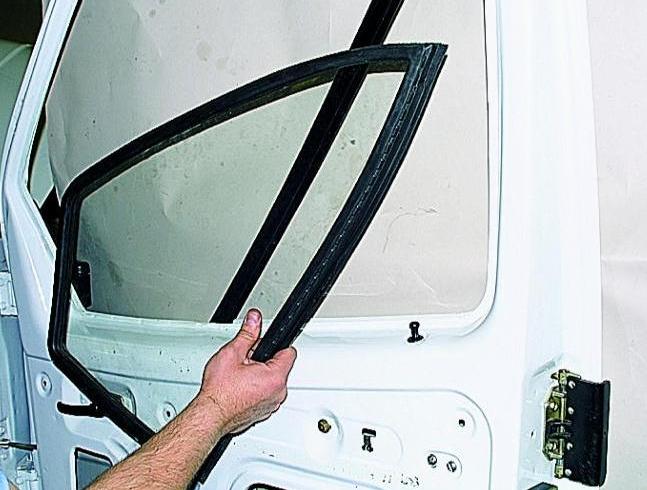 Gazelle car front door repair