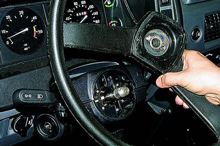 Зняття, розбирання та регулювання рульової колонки автомобіля Газель