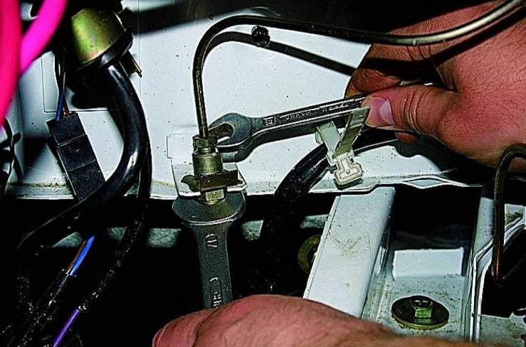 Gazelle clutch hydraulic hose replacement