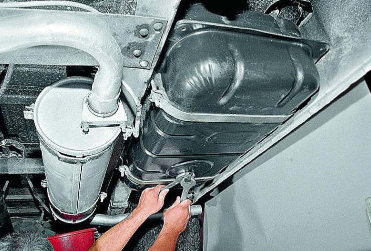 Снятие и ремонт топливного бака автомобиля Газель