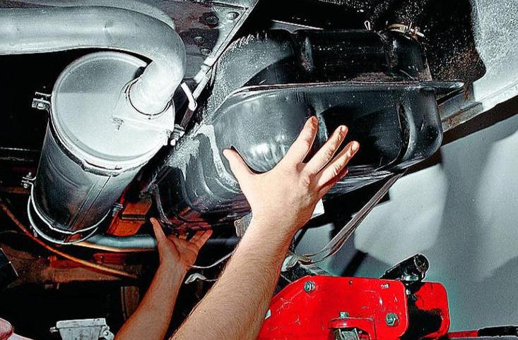 Зняття та ремонт паливного бака автомобіля Газель