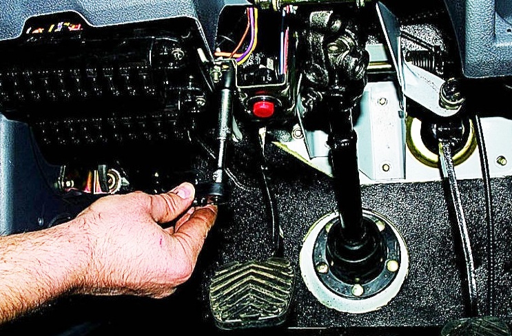 GAZ-2705 brake pedal