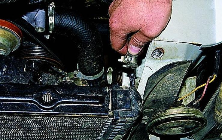 Замена радиатора системы охлаждения автомобиля Газель