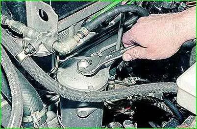 Replacing the oil and oil filter of the GAZ-2705 engine with the ZMZ-402 engine